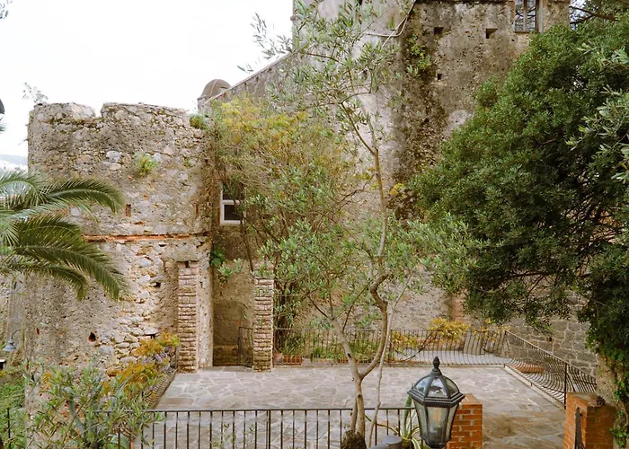 度假居 La Del Castello 莱里奇